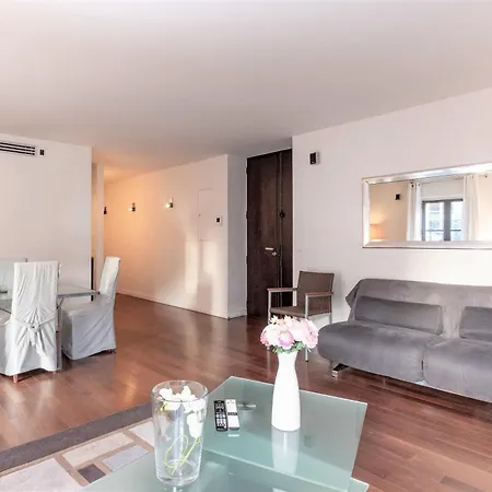 Gray D'albion 2 Bdr Apartment *
