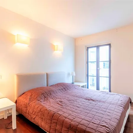 Gray D'albion 2 Bdr Apartment